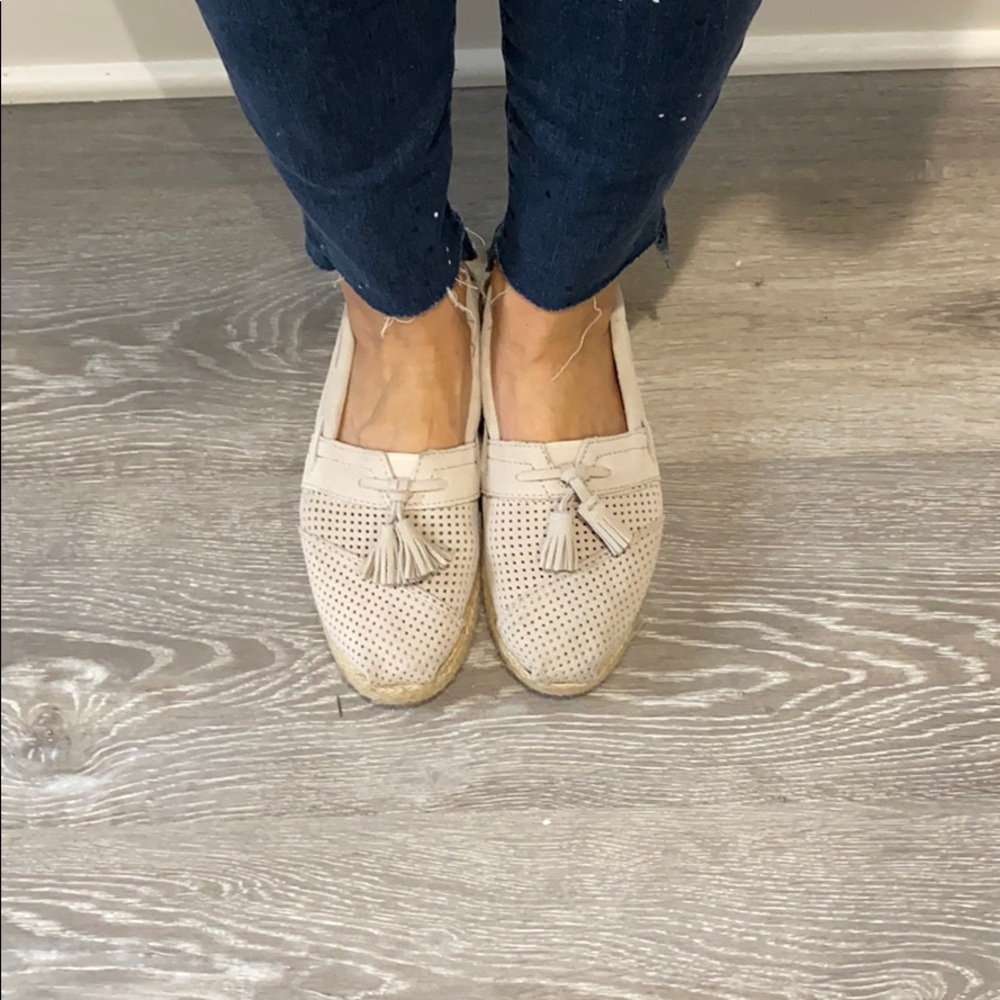 Toms - Picture 2 of 4